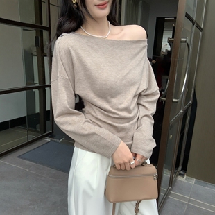 单穿一字肩上衣 新款 温柔风掐腰斜肩露肩内搭打底针织衫 女春秋冬季
