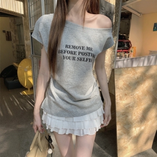 宽松露肩一字不规则修身 上衣 T恤女2026新款 韩系斜肩字母印花短袖