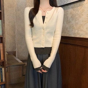 韩系假两件撞色针织衫女春秋修身显瘦纽扣毛衣打底衫女内搭设计感