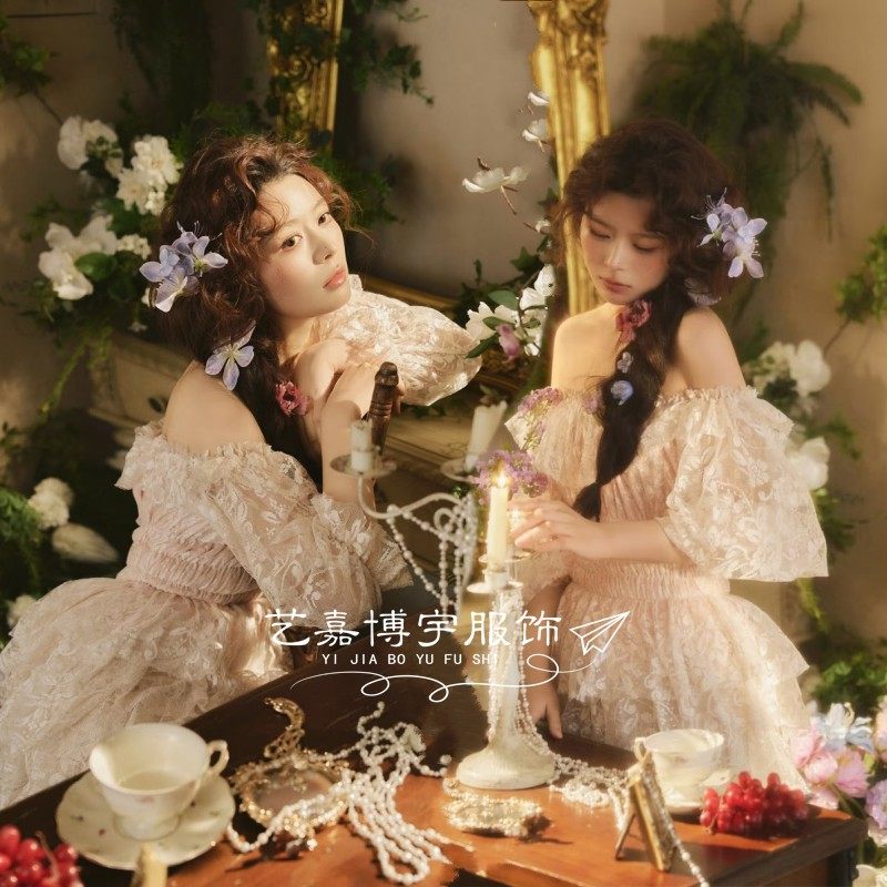 影楼新款法式复古主题氛围感油画风少女蕾丝连衣裙艺术照写真摄影