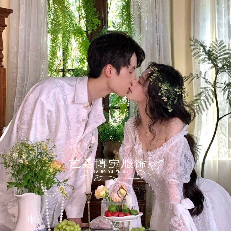 新款影楼主题服装法式复古氛围油画少女连衣裙情侣写真艺术照摄影