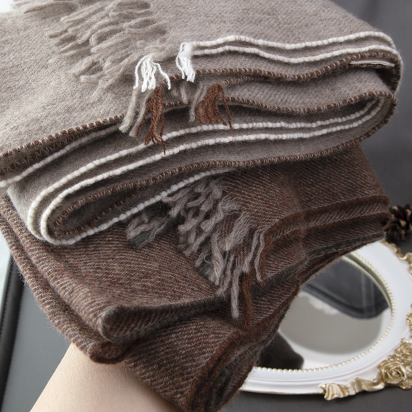 owool新款 狂野质感100%山羊绒不规则边高级披肩秋冬外搭围巾两用