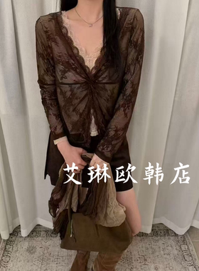 26711气质V领交叉拼色蕾丝衫