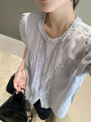 卡蔓诗KMS30888夏款韩系圆领泡泡袖亚麻莱赛尔木耳边上衣衬衫