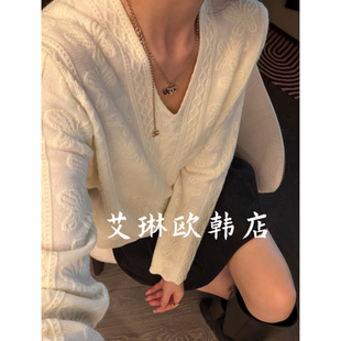 福利6667欧货冬款气质V领蝴蝶提花欧根纱波浪边针织衫毛衣女