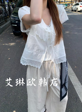 特价不退X.XIU新袖26056夏甜美V领蕾丝荷叶边系带短袖苎麻衬衫女