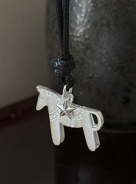 韩系简洁925纯银小马黑绳项链