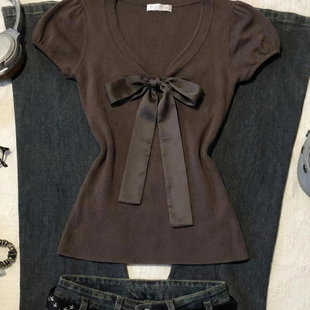 韩系设计棕色蝴蝶结V领上衣小众复古y2k辣妹风显瘦vintage短袖 T恤