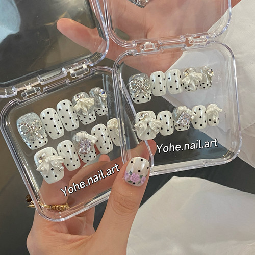 蝴蝶结波点高级感穿戴甲美甲