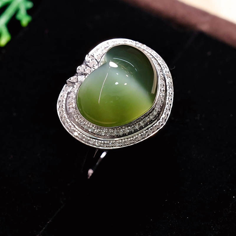 天然和田玉戒指女豪华满钻正宗冰底猫眼碧玉爱心镶18k金手指a送妈