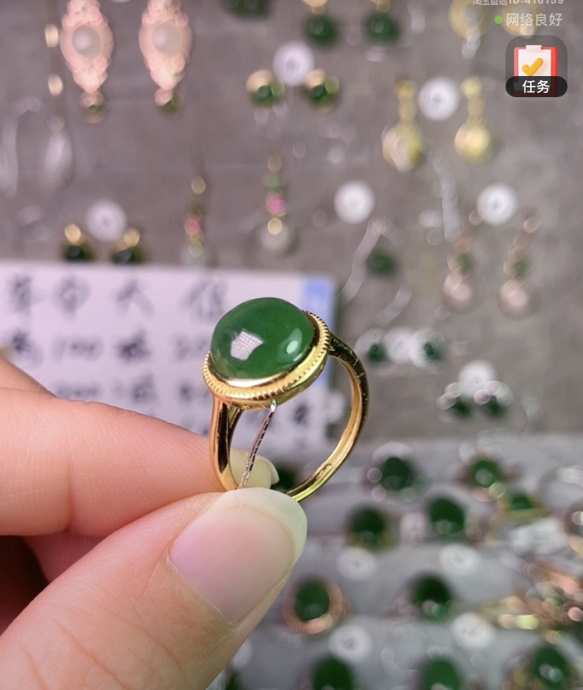 银镀金镶嵌和田玉碧玉戒指菠菜绿俄罗斯老料辣绿色正收藏级厚金版
