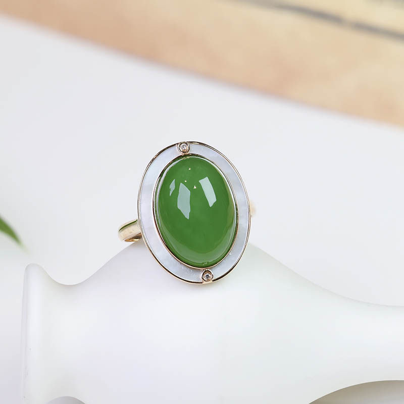 春季礼物天然和田玉戒指女a货苹果绿碧玉蛋面镶嵌18k金指环送老婆