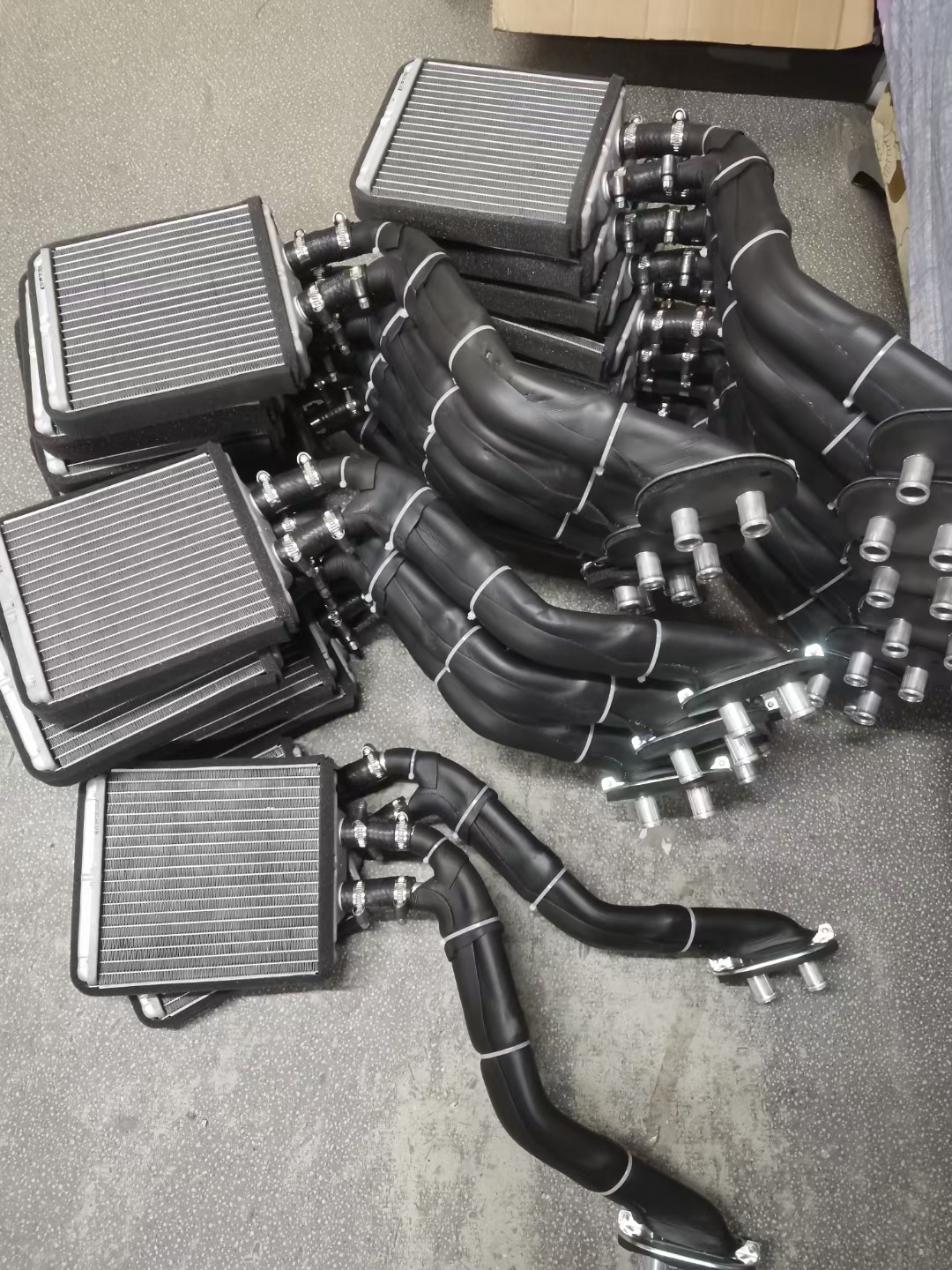 东风风光330 360暖风机小水箱 暖风水箱小水箱鼓风机水箱 原厂