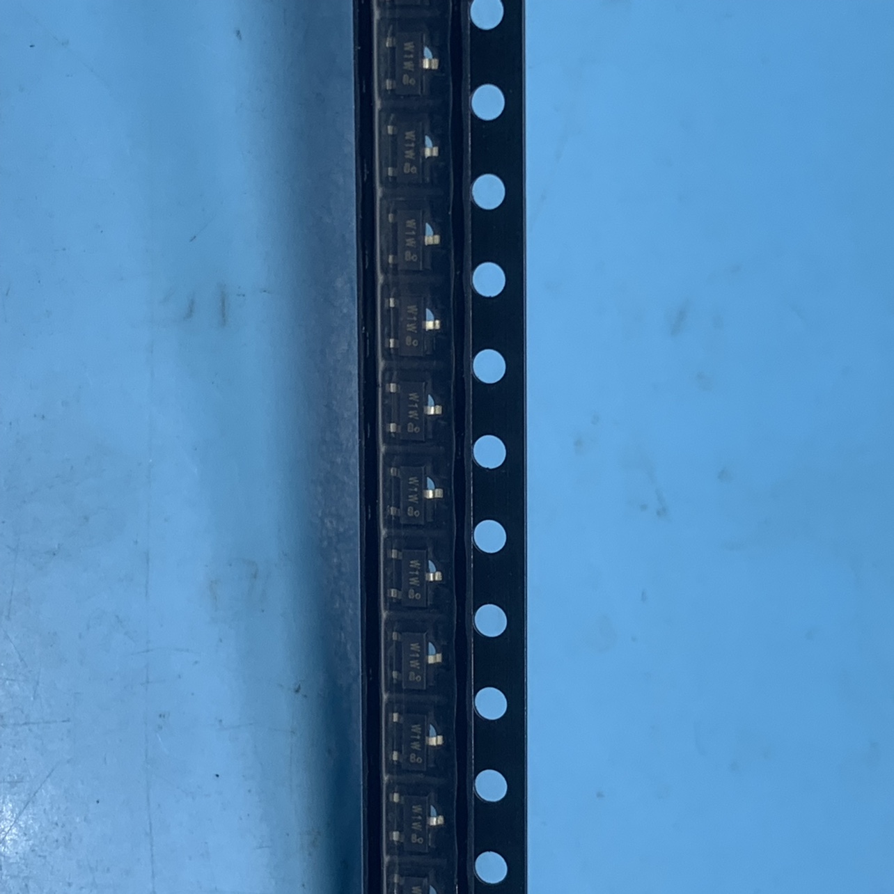 BFT92 SOT-23 三极管芯片 电子元器件   提供配单 原装现货