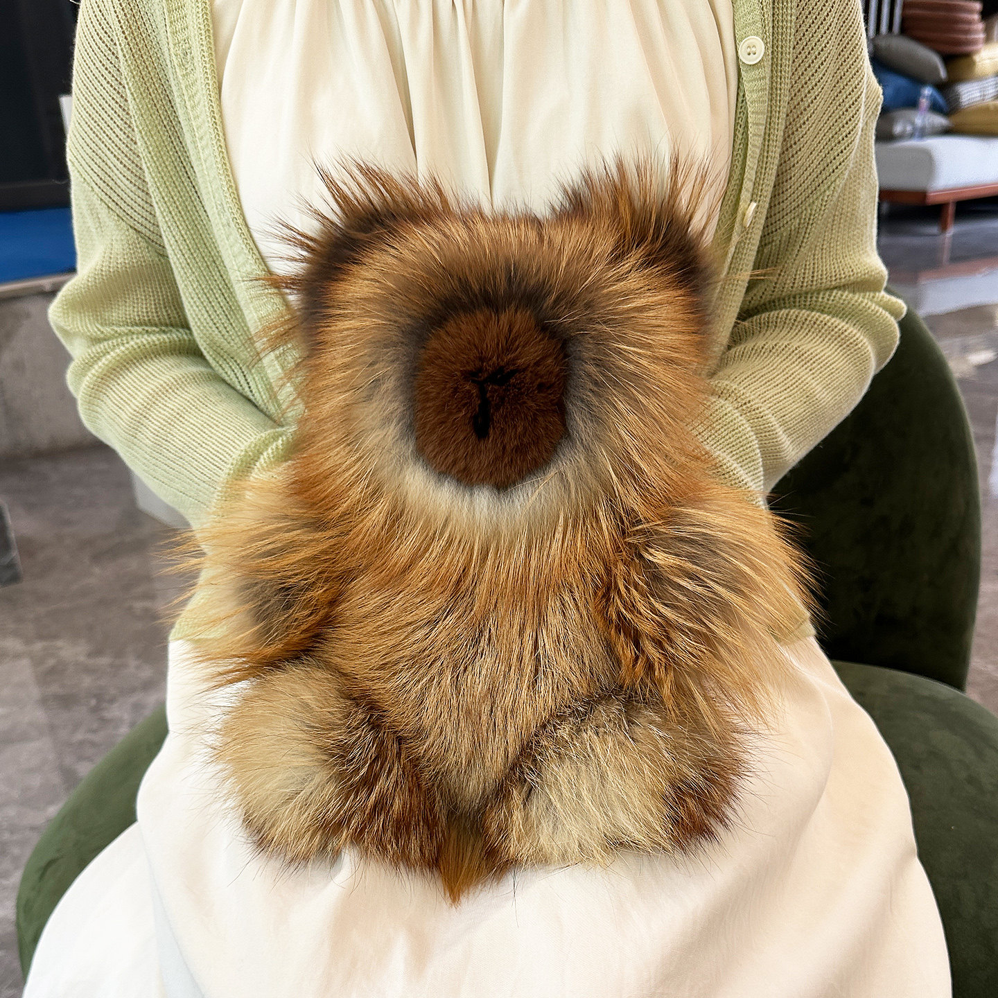 红狐狐狸毛卡皮巴拉玩偶超大号包挂件小号真皮草儿童玩偶背包挂饰