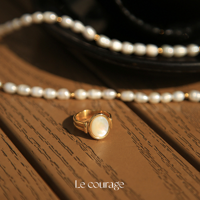 Lecourage法式复古白母贝18K戒指