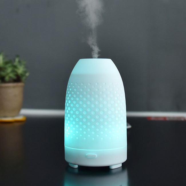 精油香薰加湿器家用卧室办公室空气净化静音香薰机小型香薰灯