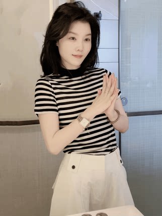 条纹正肩半高领短袖T恤女夏季新款时尚复古修身百搭显瘦体恤上衣