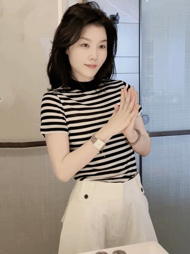 条纹正肩半高领短袖T恤修身百搭