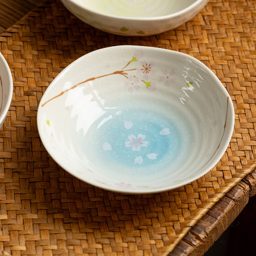 日本进口蓝樱花碗盘餐具日式米饭碗圆钵深菜盘家用釉下彩汤碗骨碟