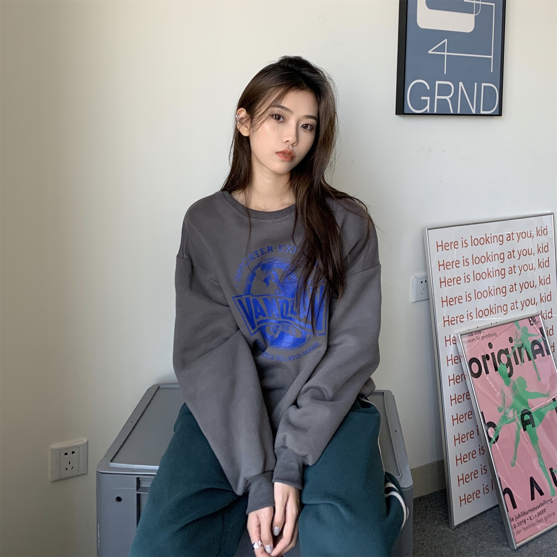 Real shot real price ~ autumn and winter new Korean version thickened Plush loose and versatile letter printed sweater top