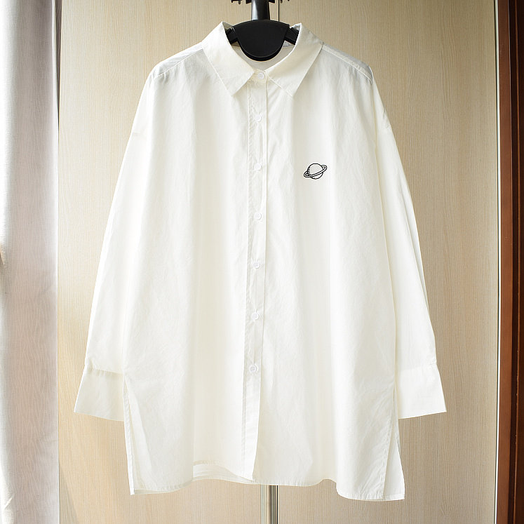 星球刺绣中长款粉色衬衫下摆开叉宽松休闲长袖质感白衬衫女2023秋