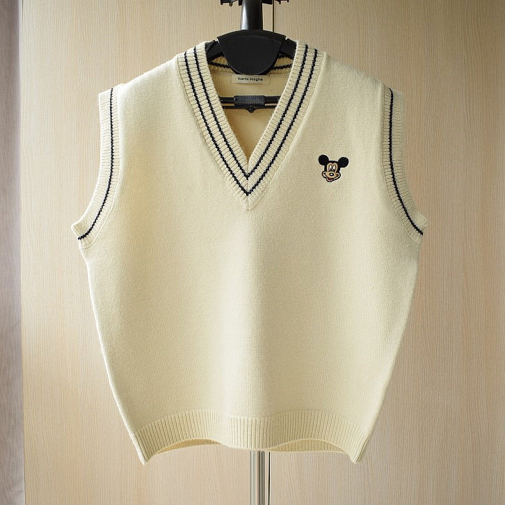 米奇刺绣学院风针织背心毛衣马甲