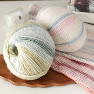 刻云团喷砂渐变色彩虹柔软毛线团马海毛段染女生手工编织帽子围巾