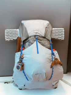 男式 代购 45L 小鹰 Levity白熊户外登山包徒步包轻量透气 OSPREY