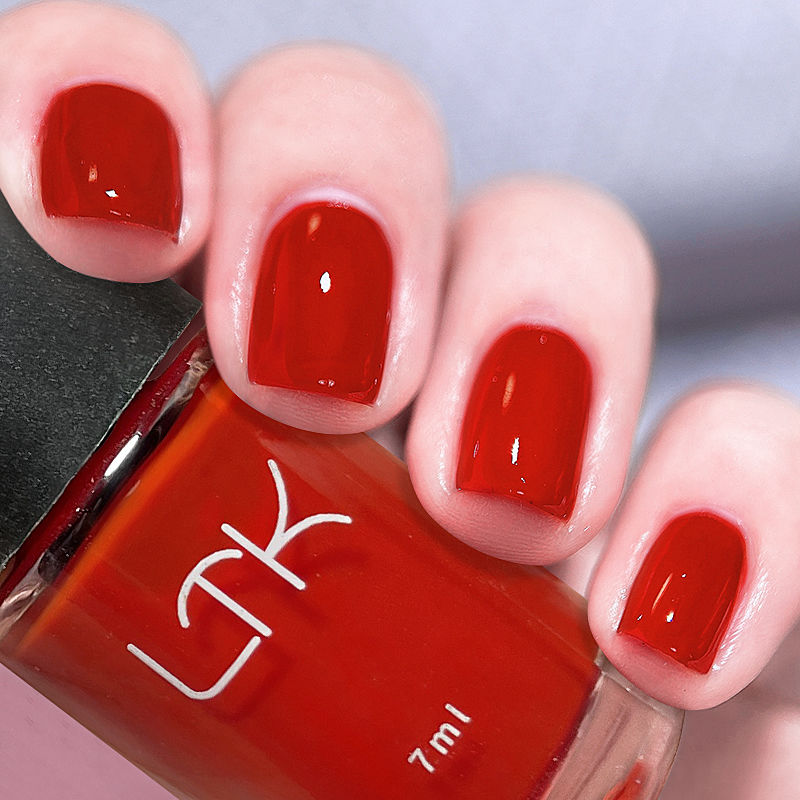 红色指甲油免烤快干持久