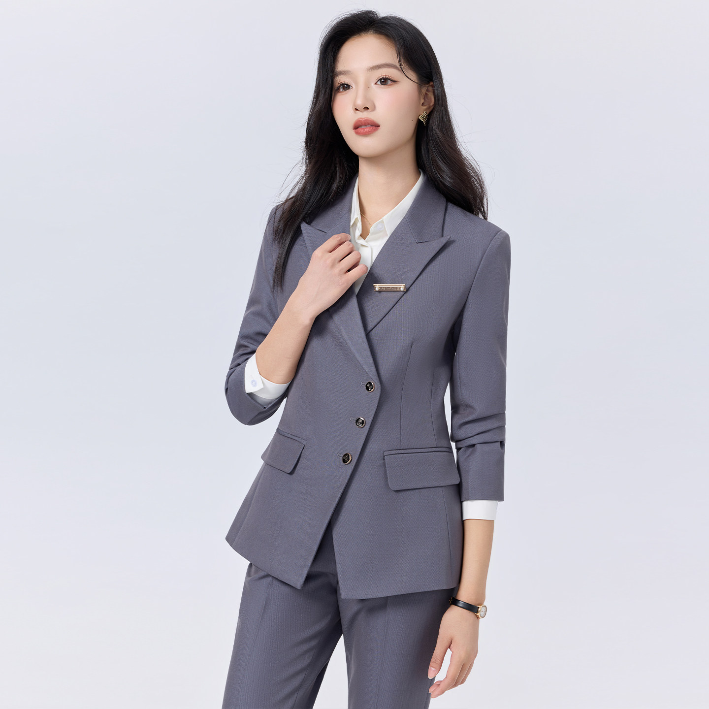 灰色西装女长袖职业高级感前台图片