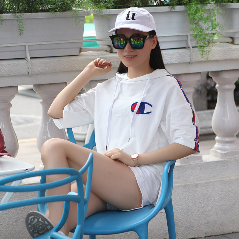 精美品秋季大码连帽短袖t恤女 半袖宽松上衣bf风百搭卫衣带帽衫