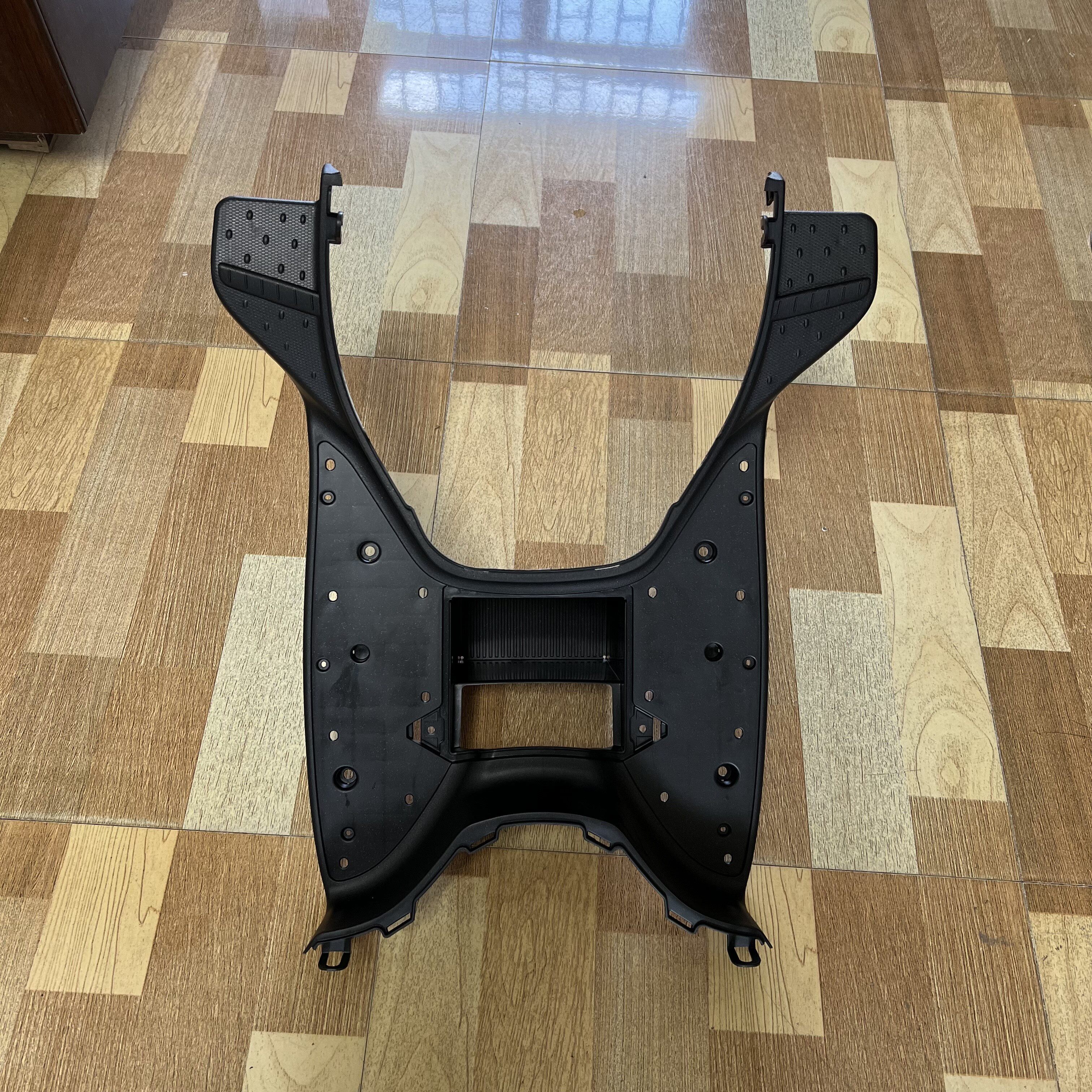 金城jc200t圣甲虫提拉米苏脚踏板abs款上踏板电池箱