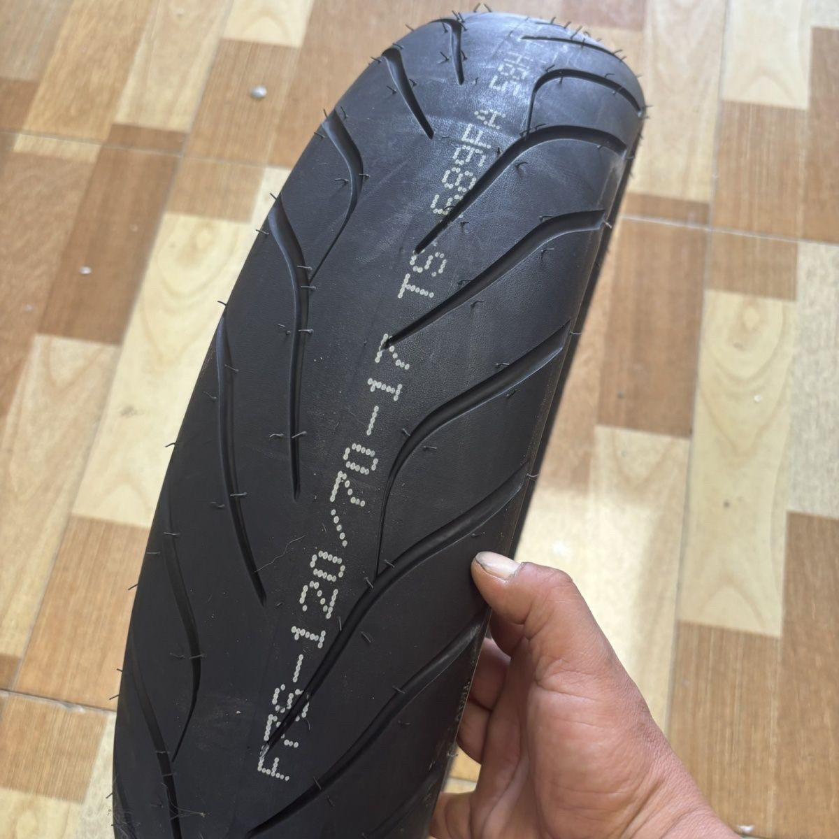 摩托车半热熔真空轮胎 钱江600 春风250 无极600 前胎120/70-17