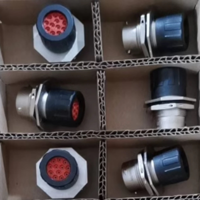 安费诺进口连接器插头RT071412PNHEC03