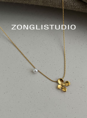 纵里Z19金色花朵珍珠钛钢项链