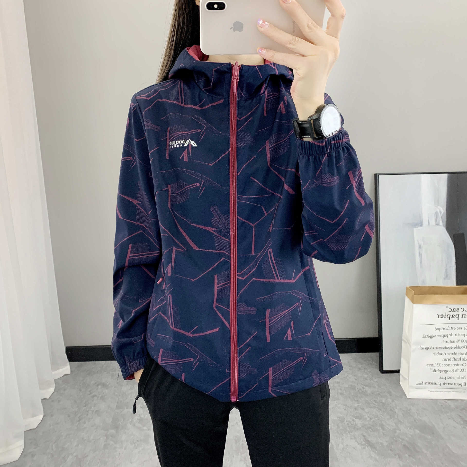 双面穿冲锋衣春秋外套女开衫户外连帽运动防风防水徒步软壳登山服