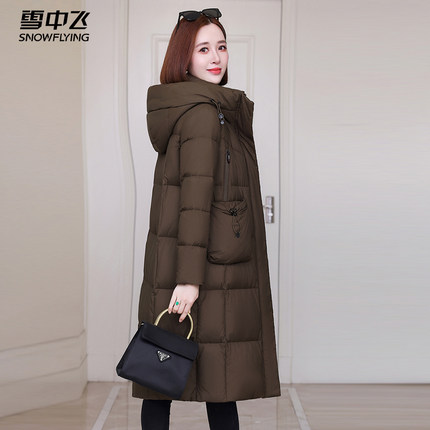 雪中飞2024新款妈妈羽绒服女中长过膝连帽时尚休闲洋气冬保暖外套