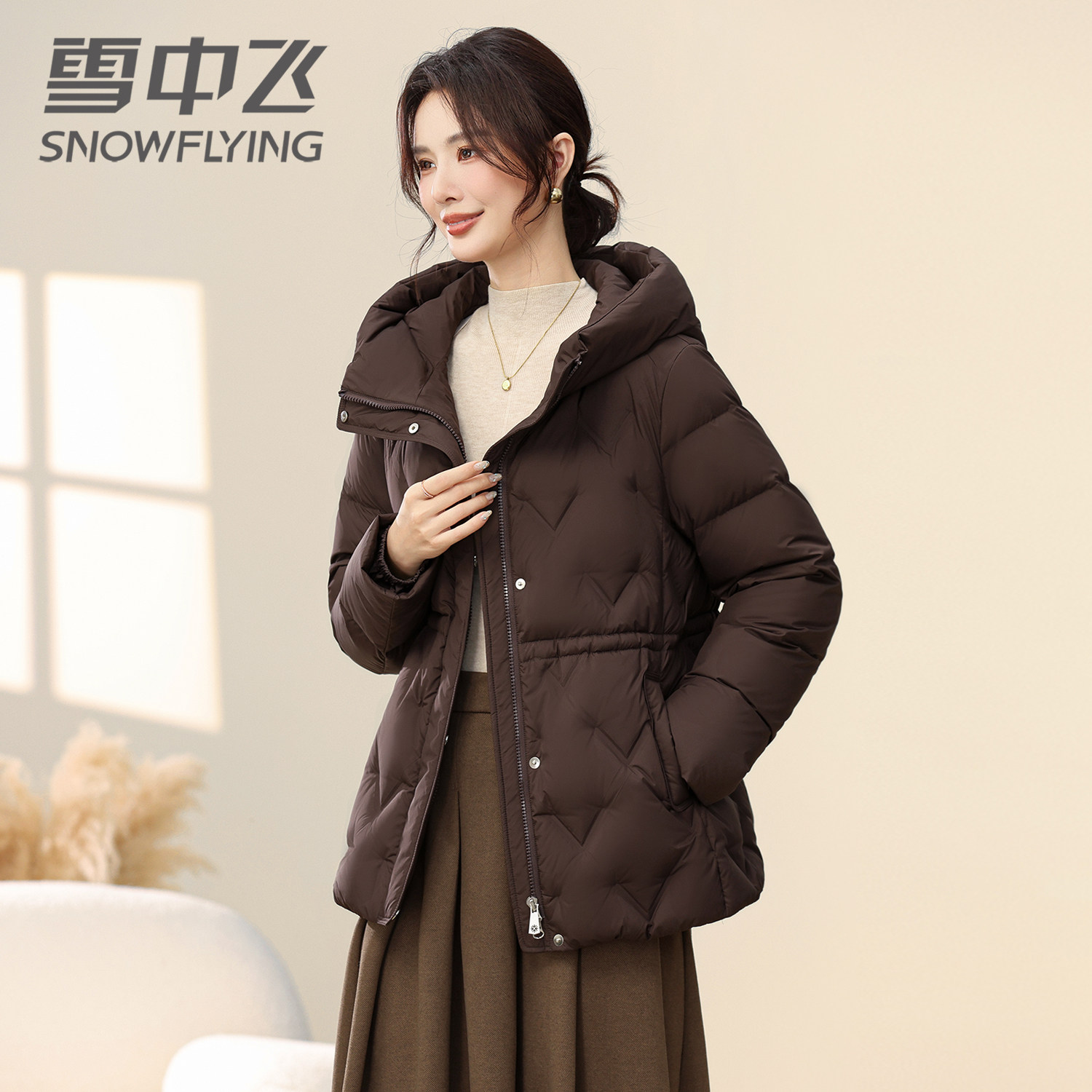 雪中飞羽绒服女洋气2026新款冬季显瘦小个子连帽时尚白鸭绒防寒服