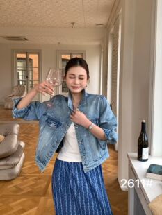 欧货正品2026早春新款时尚百搭气质高雅显瘦设计感牛仔外套上衣女