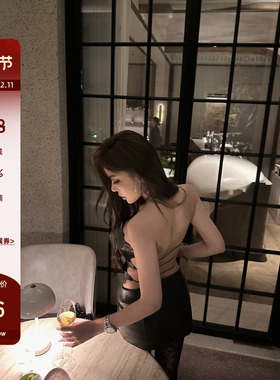 LUV2SHY 现货 绝世背影 仿蕾丝不规则PU皮露背挂脖上衣显瘦背心