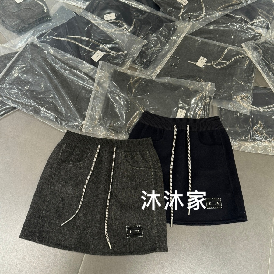 现货欧洲站2025冬季新款洋气百搭显瘦抽绳舒适半身裙短裙女