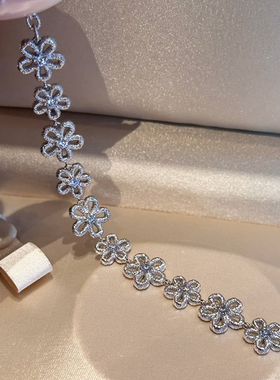 锆石镂空花朵手链女款2026新款轻奢小众冷淡风精致叠戴独手环手饰