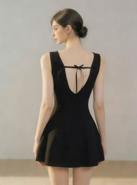 SeaRisen01/25AM10:00时髦的奥斯曼府邸千金轻露背晚宴连衣裙子