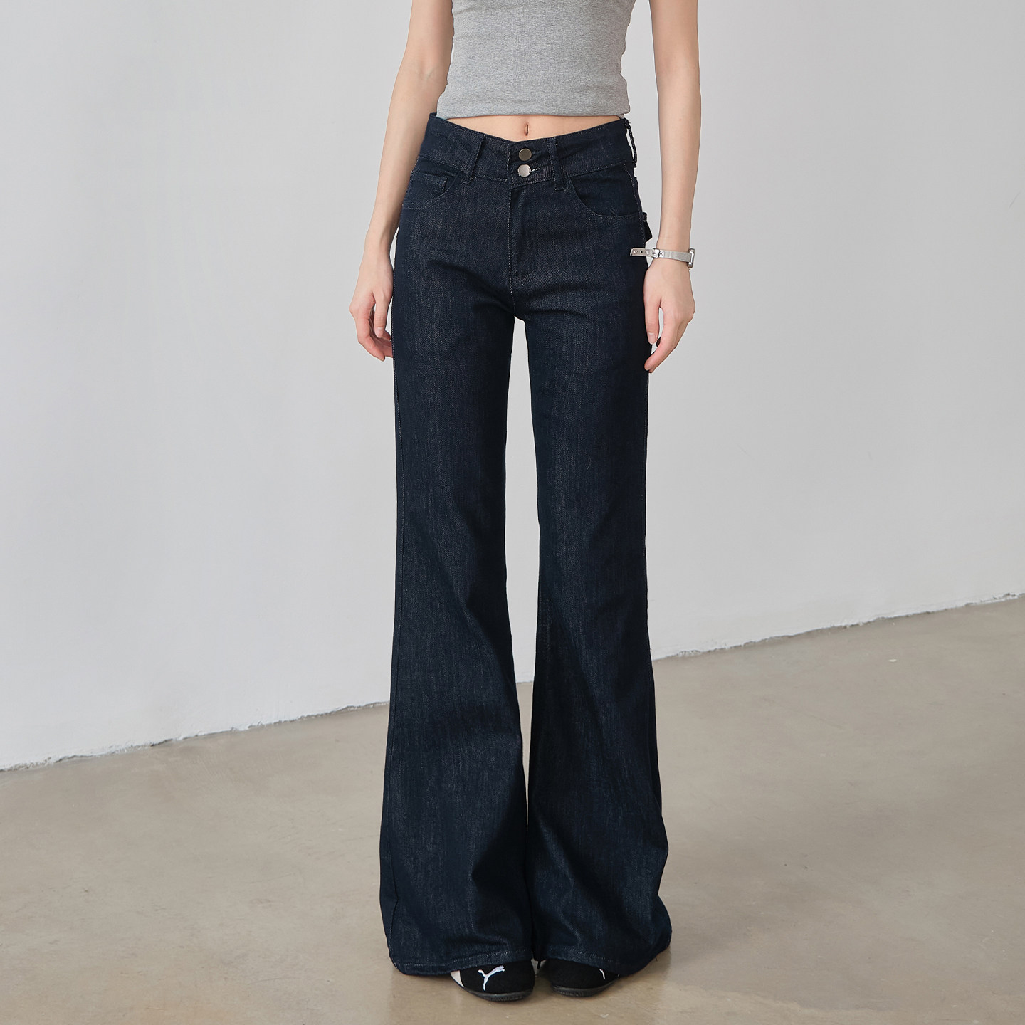 原色弹力微喇叭牛仔裤女2025