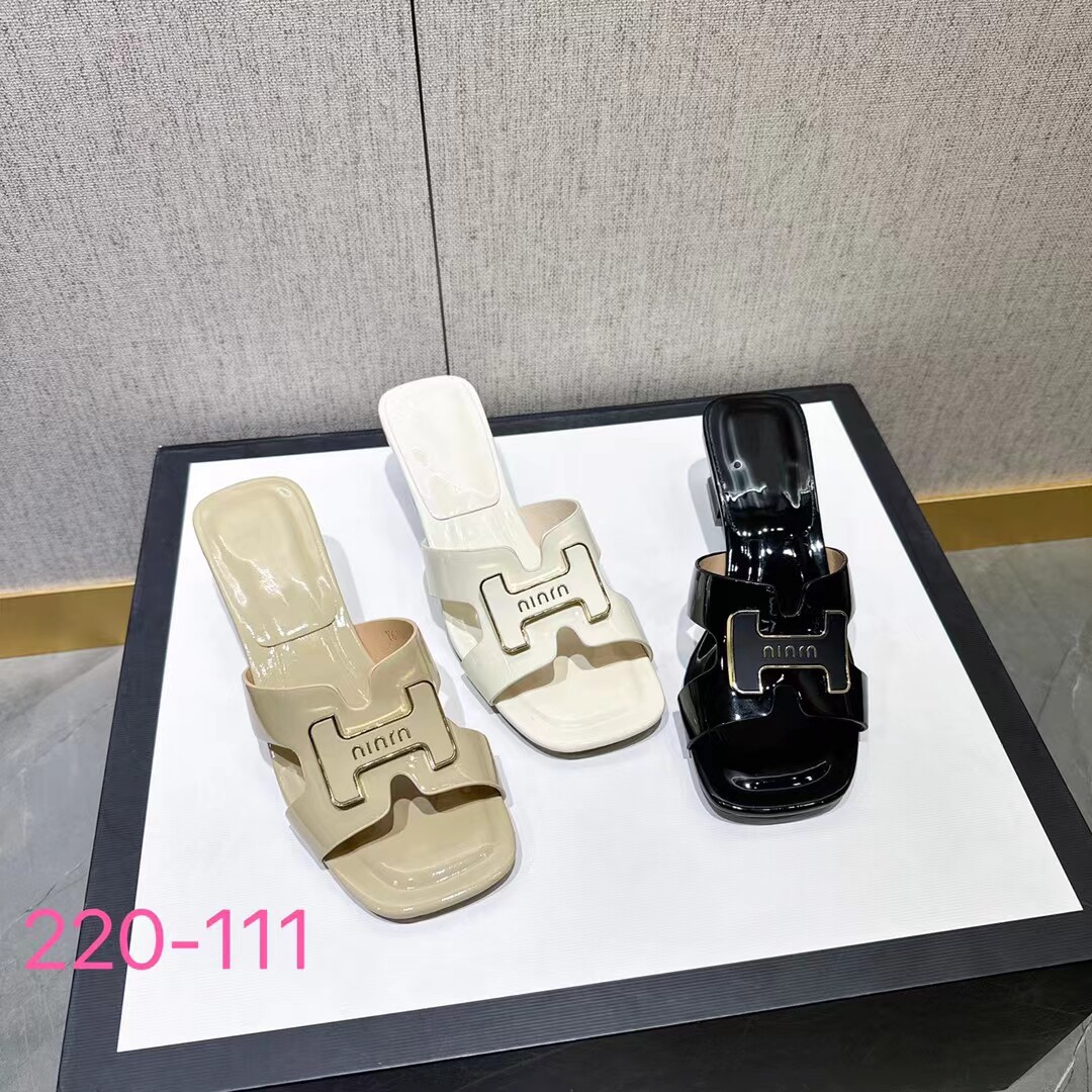 安嘉莉2024年春夏季新款女士外穿凉拖鞋中跟马蹄跟中年妈妈女鞋
