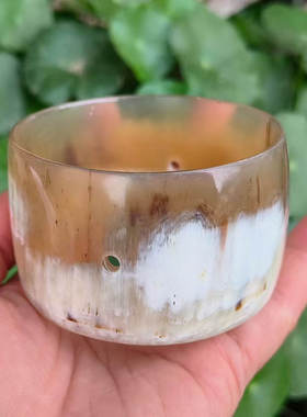 天然牛角雕刻复古宽面圆润手镯子