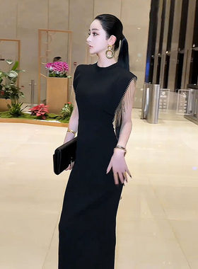 夏季优雅时尚无袖流苏设计黑色洋装2026新款修身显瘦圆领复古长裙