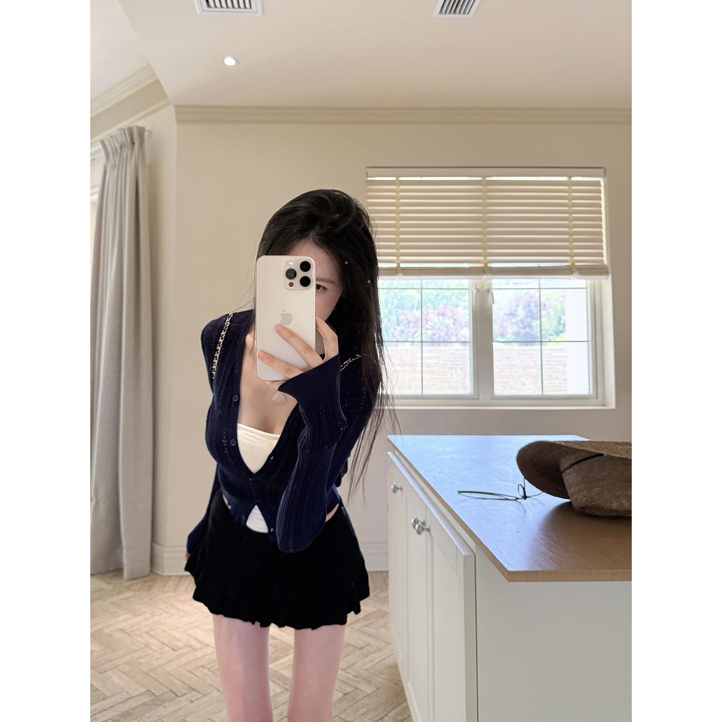 MATOU藏青色薄款镂空短款开衫女