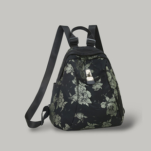 2026绿花朵贝壳样式女式旅游双肩背大中学生书包工作出差大小号包